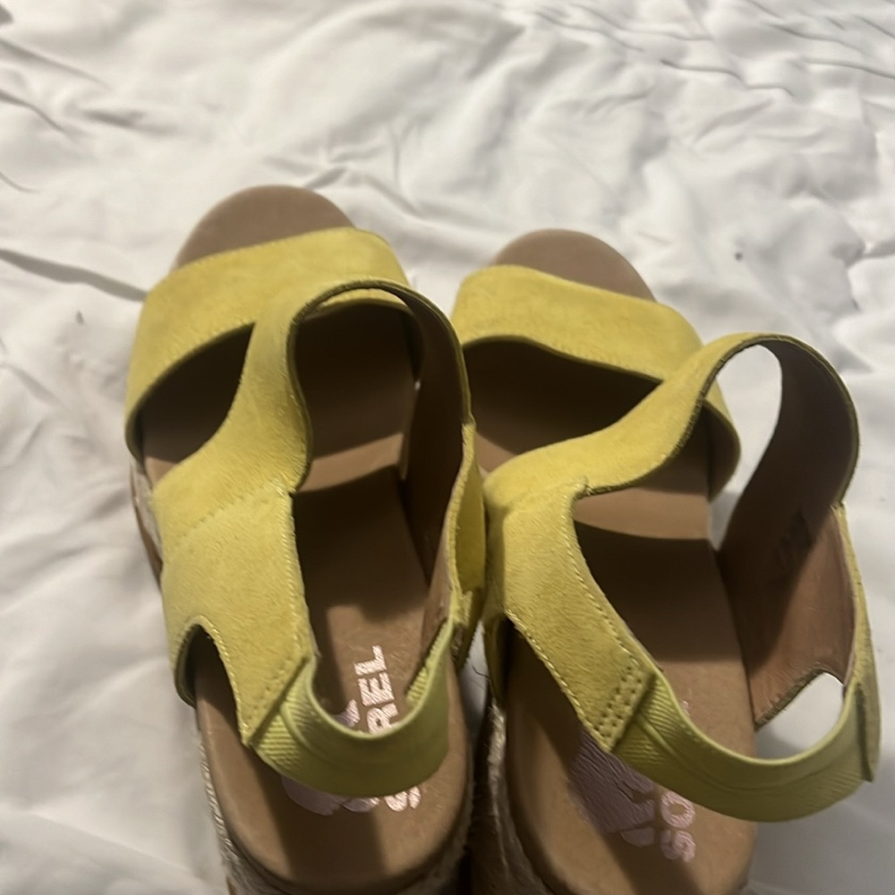 Joanie II Women's Slingback Wedge Sandal - Sunnyside Yellow new without the box - Picture 4 of 6